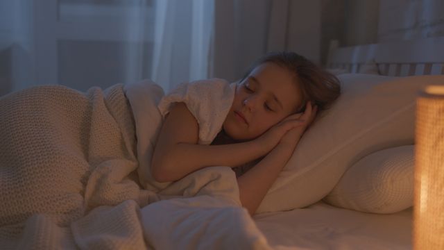Niña descansando